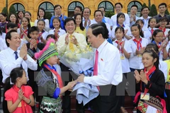 Presidente vietnamita pide aumentar la atención y protección de los niños 