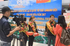 Provincia central vietnamita da bienvenida a turista número dos millones