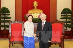 Presidenta del Parlamento laosiano termina visita a Vietnam