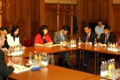 Partido Comunista de Vietnam y Partido Socialista de Hungría fortalecen nexos 