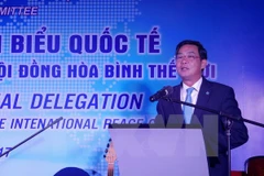 Autoridades de Hanoi se reúnen con representantes del Consejo Mundial de la Paz