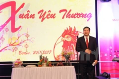 Vietnamitas en extranjero saludan Año Nuevo Lunar