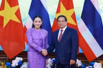 El primer ministro vietnamita, Pham Minh Chinh, y su homóloga tailandesa, Paetongtarn Shinawatra. (Fuente: VNA)