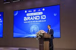 Do Quang Trung, jefe de la sucursal del Centro de Internet de Vietnam en la ciudad de Da Nang, pronuncia el discurso inaugural para la fase final del concurso “BrandID – Ciudadano digital con el dominio id.vn” (Fuente: Internet)