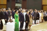 El secretario general del Partido Comunista de Vietnam, To Lam, y su esposa, el secretario general de la ASEAN, Kao Kim Hourn y su esposa, y los delegados realizaron la ceremonia izamiento de la bandera de la ASEAN. (Foto: VNA)