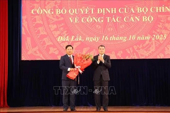 Luong Nguyen Minh Triet fue oficialmente designado como secretario del Comité del Partido Comunista de Vietnam en la provincia de Dak Lak para el período 2025-2030. (Foto: VNA)