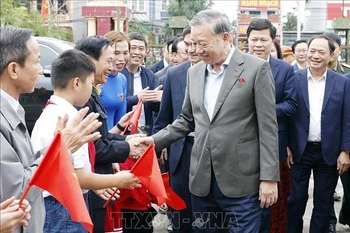 Secretario general del PCV insta al desarrollo de la agricultura verde en Hung Yen