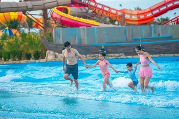 Turistas difrutan en el parque acuático Aqua Adventure (Foto: SGGP)