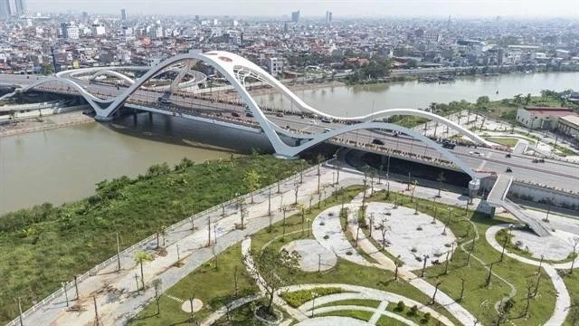 Puente Rao en Hai Phong que conecta la zona central con otras partes de la ciudad. (Foto: VNA)