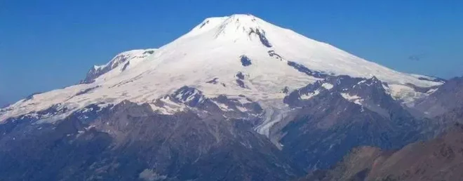 El pico Puncak Jaya (Fuente: Beritasatu.com)