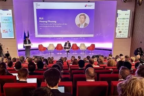 El viceministro Bui Hoang Phuong pronuncia un discurso en el Foro Empresarial del Sudeste Asiático, organizado por el Ministerio de Comercio de Francia. (Fuente: VNA)