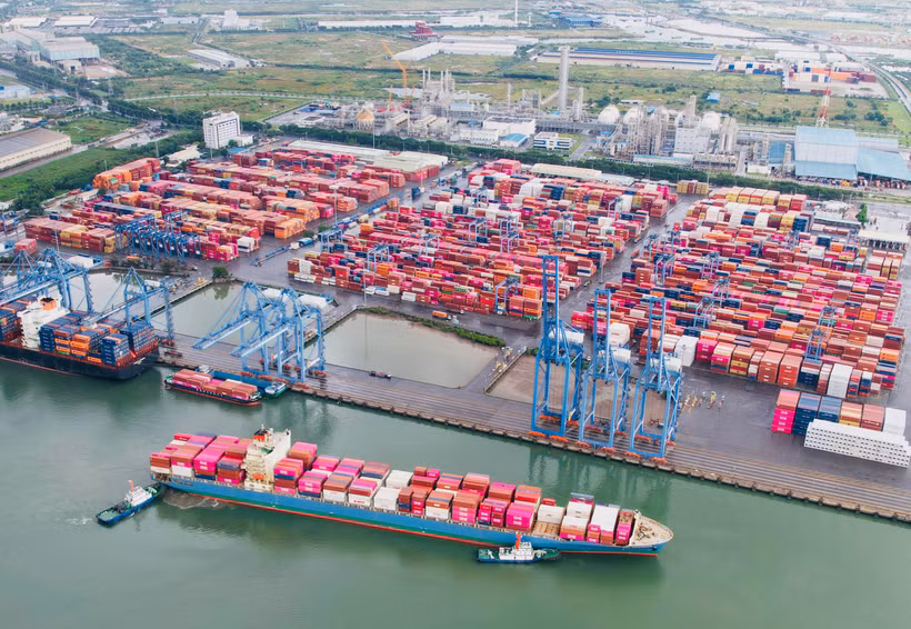 Buques portacontenedores atracan en el puerto TCIT, parte del complejo portuario de Cai Mep (Fuente: sggp.org.vn)