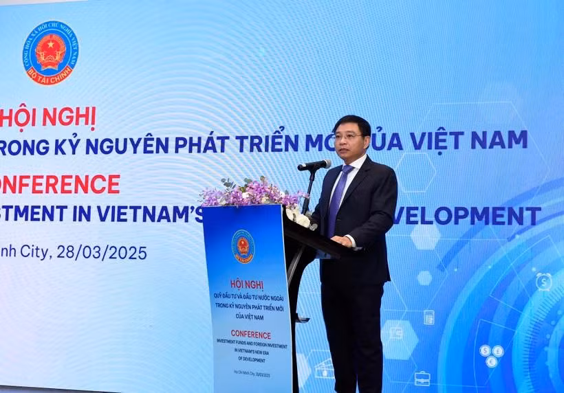 El ministro de Finanzas Nguyen Van Thang subraya la determinación del Partido Comunista y el Gobierno de liberar todos los recursos para el desarrollo (Foto: Vietnam+) 
