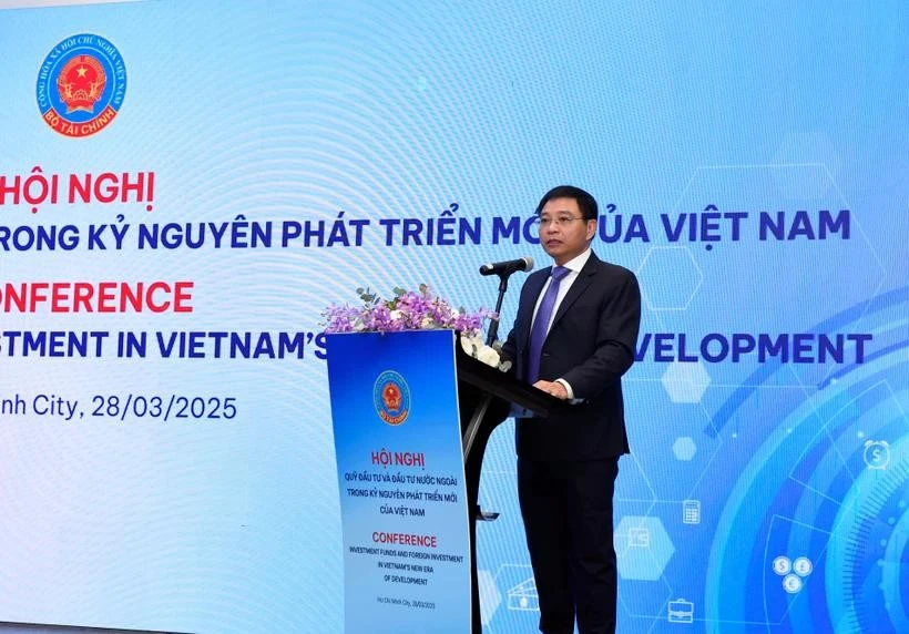El ministro de Finanzas Nguyen Van Thang subraya la determinación del Partido Comunista y el Gobierno de liberar todos los recursos para el desarrollo (Foto: Vietnam+) 