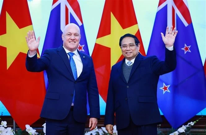 El primer ministro de Vietnam, Pham Minh Chinh, y el primer ministro de Nueva Zelanda, Christopher Luxon, antes de las conversaciones. (Fuente: VNA)