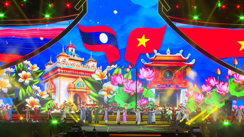 En el programa artístico “Vietnam - Laos: La larga canción de la amistad” (Fuente: VNA)