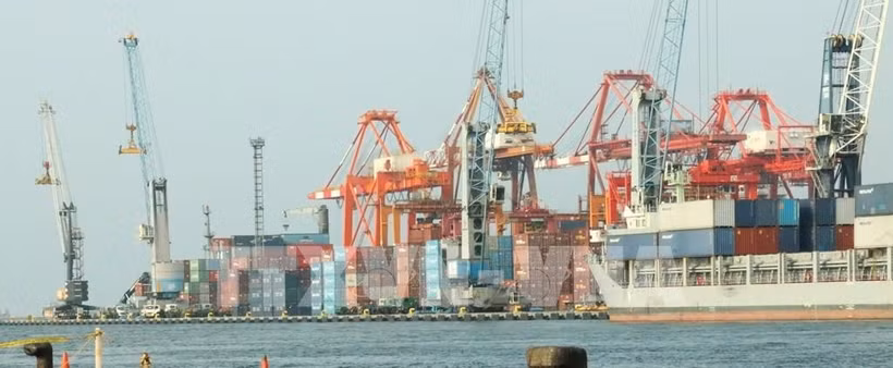 Contenedores de carga en el puerto de Priok, Yakarta, Indonesia. (Foto: VNA)