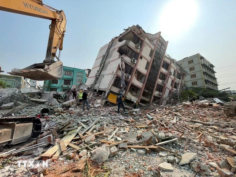 Los edificios colapsos por el terremoto en Mandalay, Myanmar. (Fuente: Xinhua/VNA) 