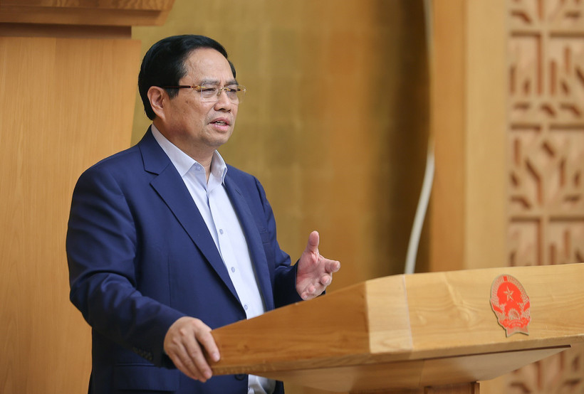 El primer ministro Pham Minh Chinh preside la reunión (Fuente: VNA)