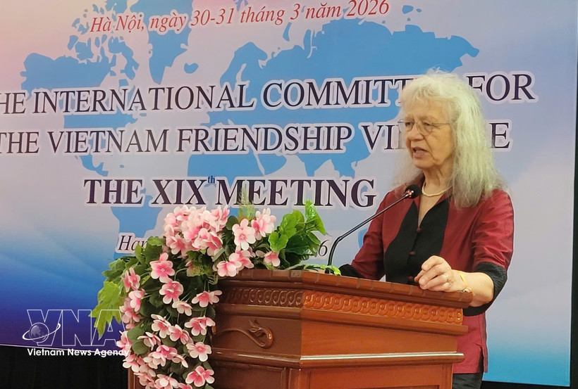 Rosemarie Mizo, presidenta del Comité Internacional y del Comité Nacional de Alemania sobre la Aldea de la Amistad de Vietnam, pronuncia un discurso (Fuente: VNA) 