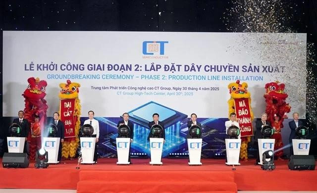 Ceremonia de colocación de la primera piedra de la segunda fase de la construcción de la primera fábrica de chips semiconductores de propiedad local de Vietnam. (Foto: CT Semiconductor)