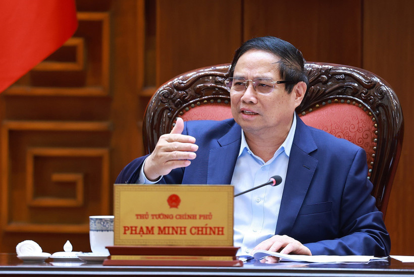 El primer ministro de Vietnam, Pham Minh Chinh, al presidir la reunión. (Fuente: VNA)