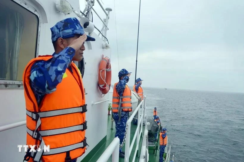 La guardia costera de Vietnam realiza patrulla en el norte del Golfo de Tonkín. (Fuente: VNA)