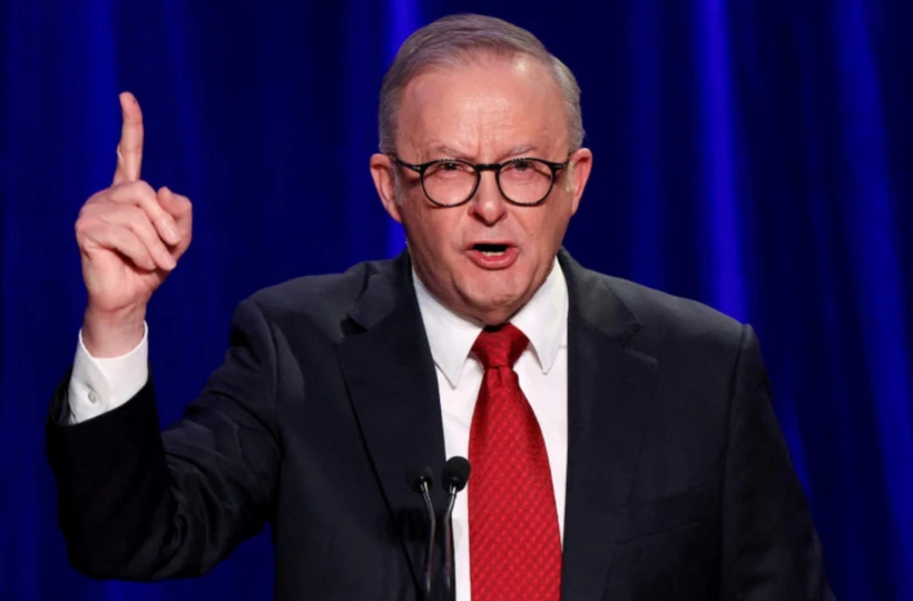 El primer ministro de Australia, Anthony Albanese, pronuncia un discurso en Sídney el 3 de mayo de 2025. (Fuente: Reuters/VNA)