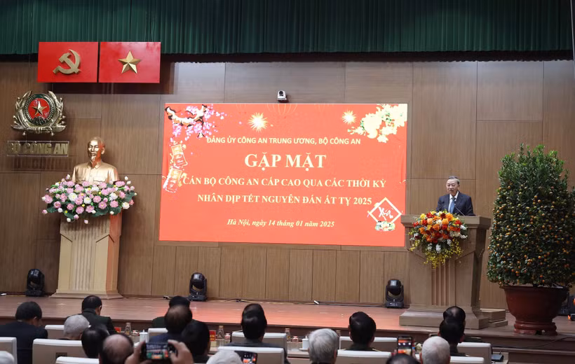 El secretario general del Partido Comunista de Vietnam, To Lam, pronuncia un discurso en la reunión. (Fuente: VNA)