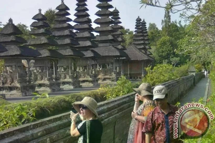 Turistas extranjeros en Bali, Indonesia. (Foto: Antara)