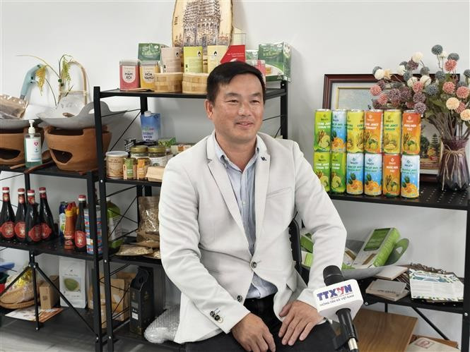 Nguyen Thanh Binh, director ejecutivo de KQ Trading y presidente de la Asociación de Logística e Inversión Vietnam-Australia, durante una entrevista con la Agencia Vietnamita de Noticias (Fuente: VNA)