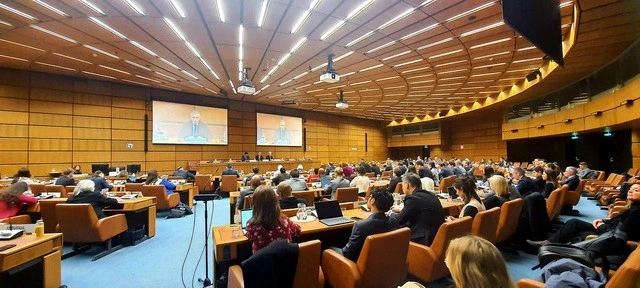 En la sesión informativa sobre la Convención de la ONU sobre la lucha contra los delitos cibernéticos y las acciones de implementación de la misma (Fuente: chinhphu.vn)