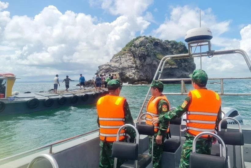 La guardia fronteriza de Quang Ninh durante un rescate. (Fuente: VNA)