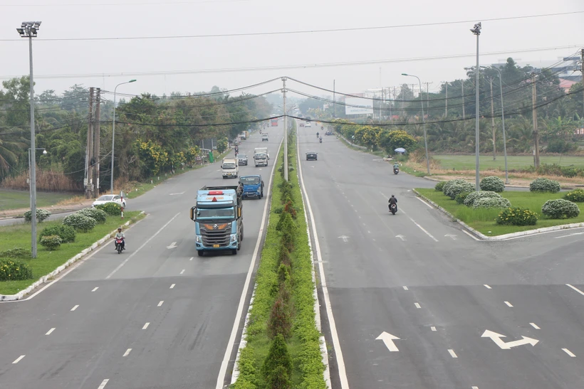 Un tramo de la carretera nacional 61C que une la ciudad de Can Tho con la provincia de Hau Giang. (Fuente: VNA) 