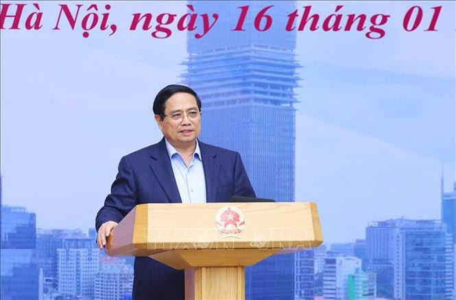 El primer ministro de Vietnam, Pham Minh Chinh, preside la reunión (Fuente: VNA)