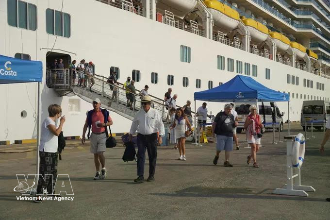 Los turistas del crucero empiezan su paseo por Ciudad Ho Chi Minh (Fuente: sggp.org.vn)