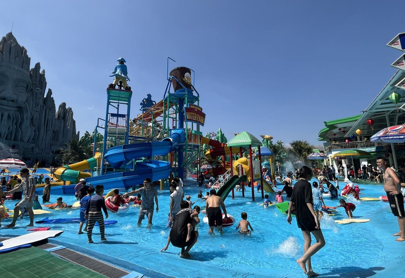 En el Complejo de Turismo Cultural Suoi Tien en la ciudad de Thu Duc. (Fuente: VNA)