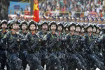 Ceremonia conmemorativa y desfile por el 50.º aniversario de la Reunificación Nacional