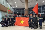 El equipo de rescate del Ministerio de Seguridad Pública de Vietnam llega a Yangon, Myanmar la noche del 30 de marzo. (Fuente: VNA)