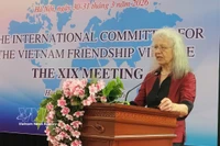 Rosemarie Mizo, presidenta del Comité Internacional y del Comité Nacional de Alemania sobre la Aldea de la Amistad de Vietnam, pronuncia un discurso (Fuente: VNA) 