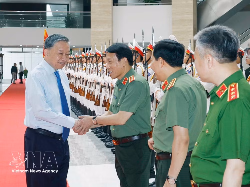 vnanet-potal-tong-bi-thu-chu-tich-nuoc-du-gap-mat-ky-niem-64-nam-ngay-truyen-thong-luc-luong-canh-sat-nhan-dan-8896121.jpg