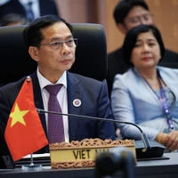 El viceprimer ministro y ministro de Relaciones Exteriores de Vietnam, Bui Thanh Son, en el evento. (Fuente: baochinhphu.vn)