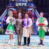 Otorgan la medalla de bronce a la artista Luu Thi Huong por su actuación. (Foto: LDXVN)