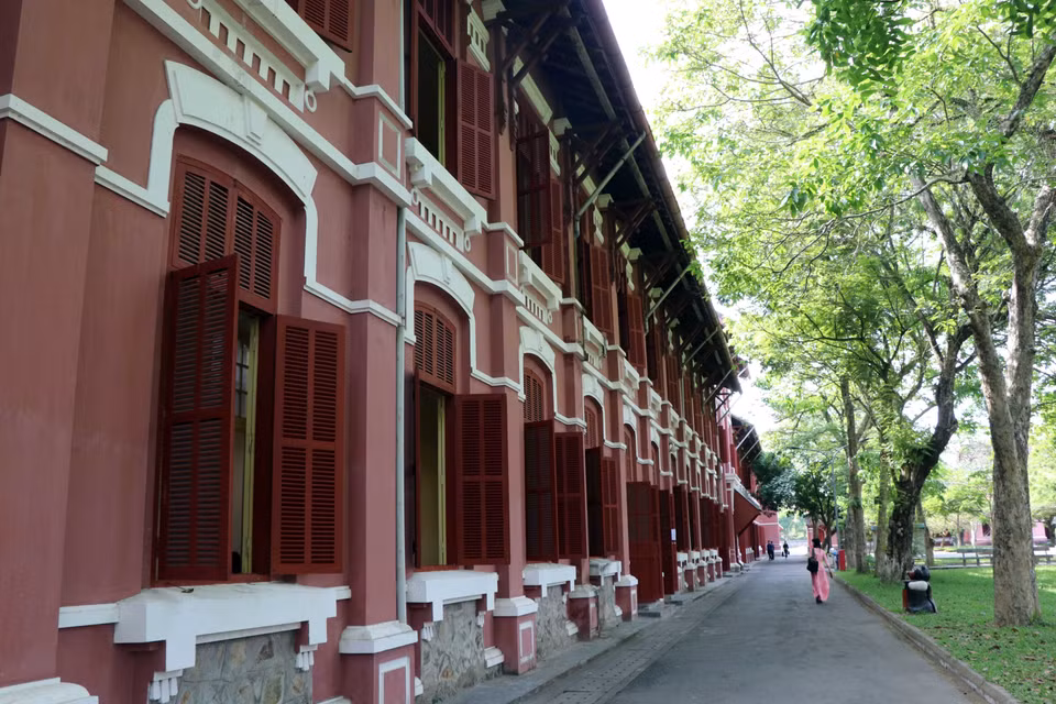 La escuela secundaria Hai Ba Trung es una de las obras arquitectónicas francesas típicas de la ciudad de Hue. Foto: VNA