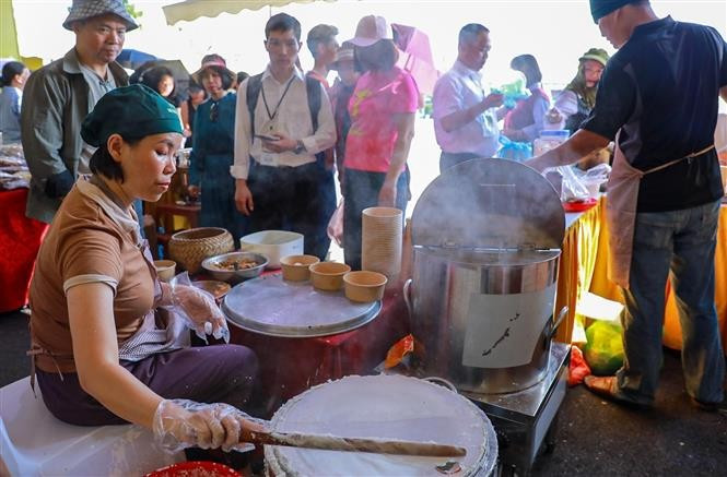 Puestos con información sobre especialidades y platos típicos de todas las provincias y ciudades del país. (Foto: VNA)