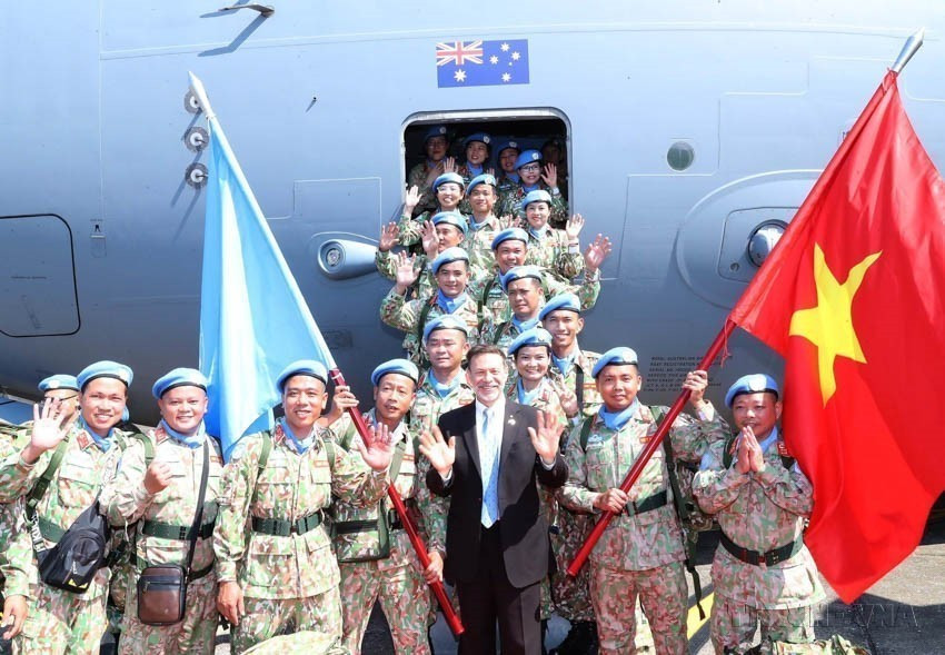 Ceremonia de despedida del equipo del Hospital de Campo Nivel 2 No. 6 y la Unidad de Ingenieros No. 3 para cumplir con la Misión de Mantenimiento de la Paz de la ONU en Sudán del Sur y Abyei (24 de septiembre de 2024). Foto: VNA