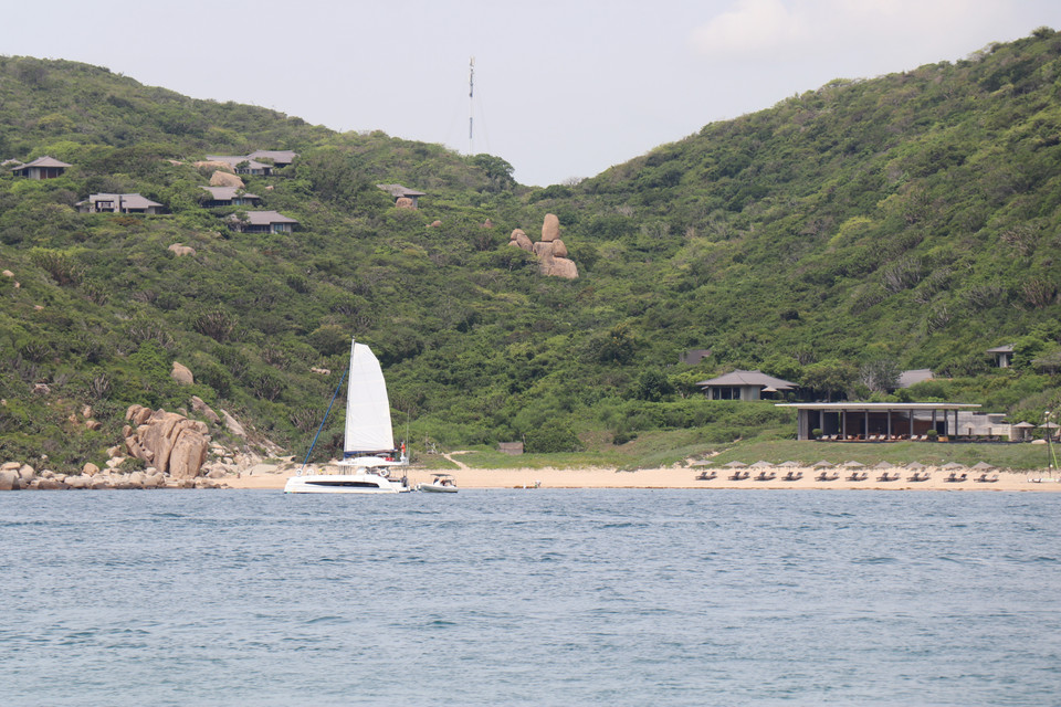 Un rincón de la bahía de Vinh Hy, ubicada en la comuna de Vinh Hai, provincia de Khanh Hoa. (Foto: VNA)