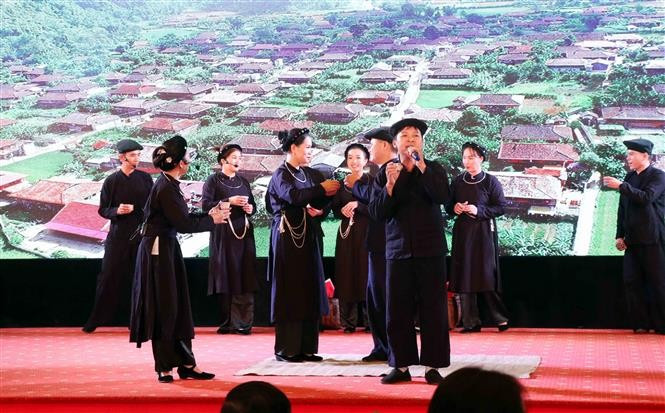 Boda de los Tay en la Aldea Turística Comunitaria de Quynh Son, provincia de Lang Son. (Foto: VNA)