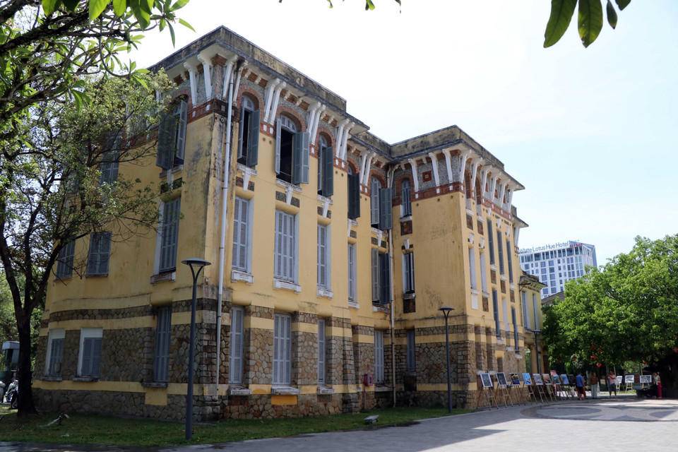 La escuela secundaria Hai Ba Trung es una de las obras arquitectónicas francesas típicas de la ciudad de Hue. Foto: VNA