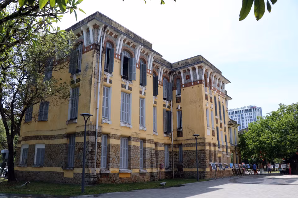 La escuela secundaria Hai Ba Trung es una de las obras arquitectónicas francesas típicas de la ciudad de Hue. Foto: VNA